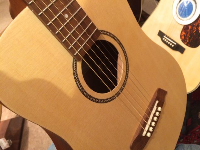 S.Yairi ヤイリ Compact Acoustic Series ミニアコースティックギター YM-02　試奏感想